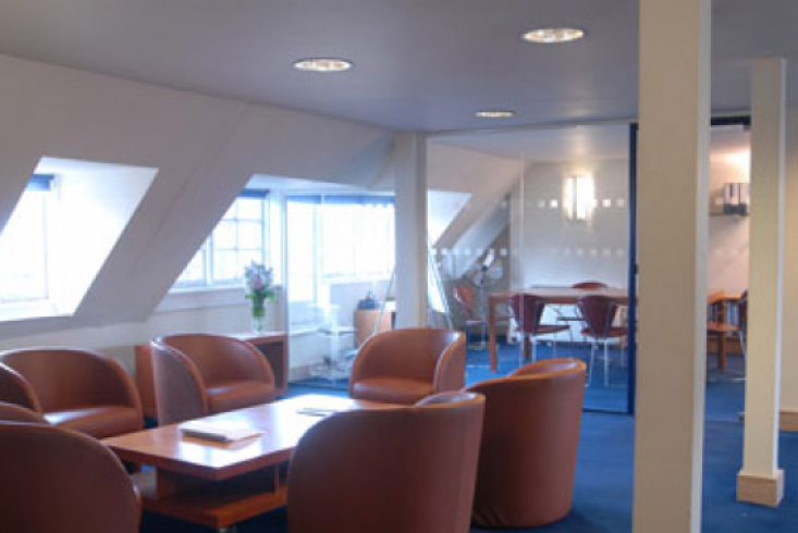 Coin lounge