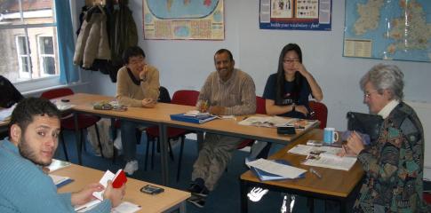 Etudiants en train d'apprendre l'anglais