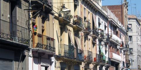 Rue d'habitations à Barcelone