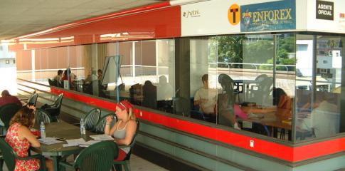 Cafétéria de l'école de langue Enforex