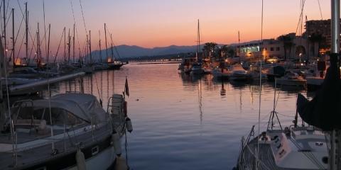 Coucher de soleil dans le port de Marbella