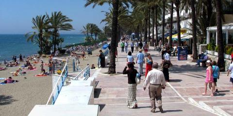 Promenade au bord de la mer, Marbella