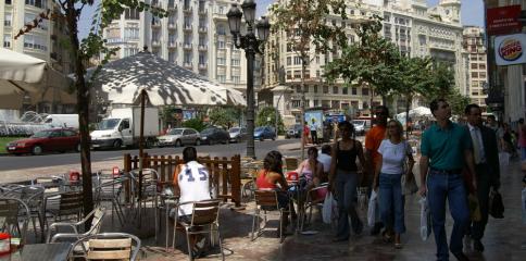 Café dans le centre-ville de Valance
