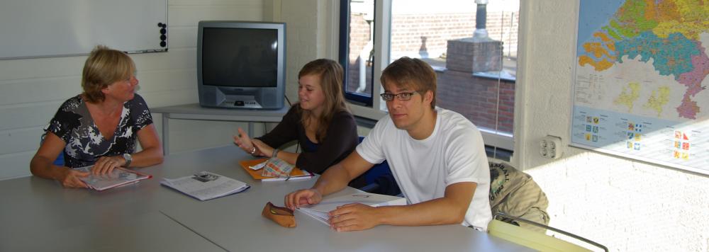 étudiants en cours de néerlandais à Vught, Pays-Bas, Hollande