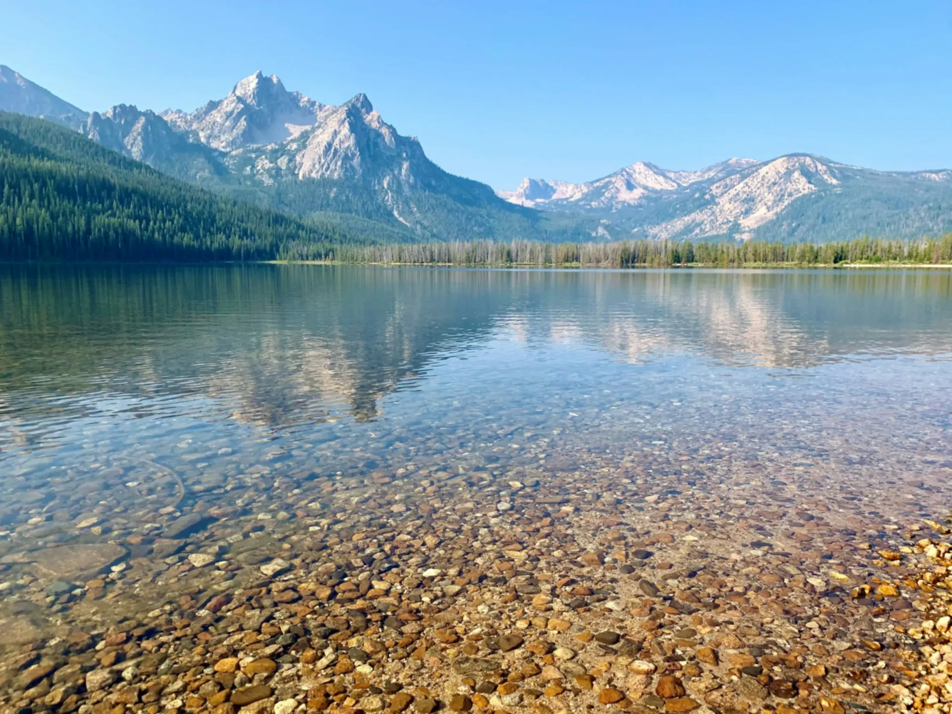 Lac Stanley et montagnes Sawtooth, Idaho