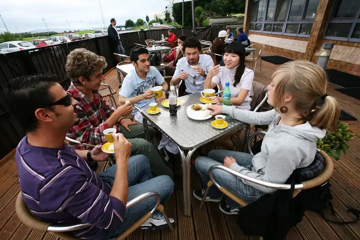 Café-École Cultural Institute à Galaway