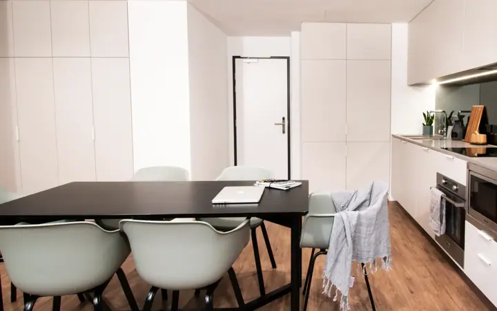 Salon — Yugo Berkeley Street Apartment, Browns à Melbourne