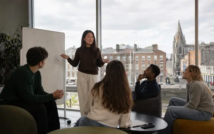 Session de communication et leadership entre étudiants en Irlande
