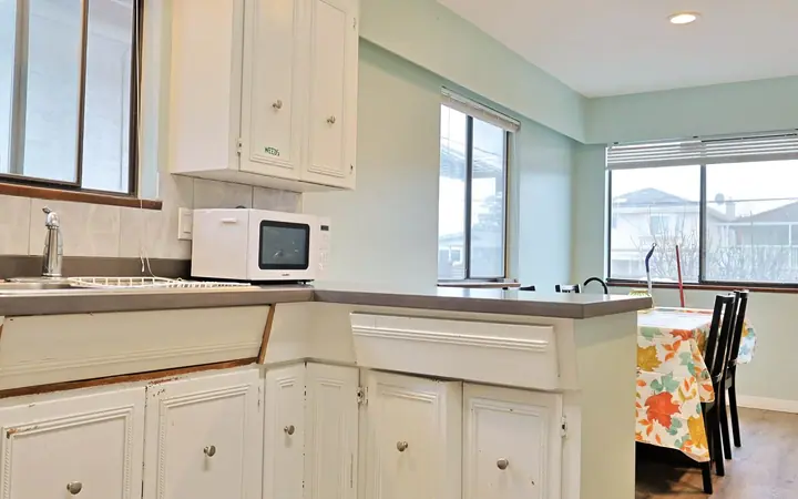 Cuisine — Student House Budget - Single 19+ - Vancouver, CEL à CEL : cours d'anglais & tarifs | Move and Study