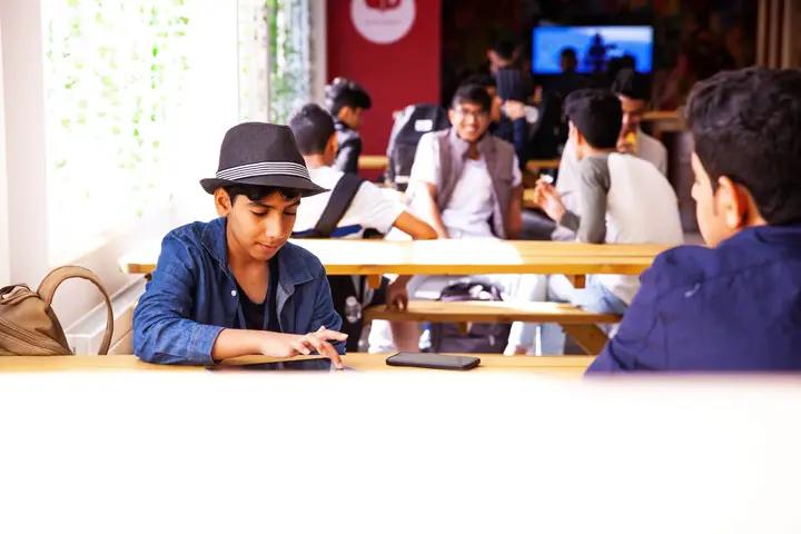 étudiant cafétéria