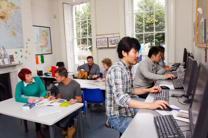 Salle multimédia-École Kaplan à Dublin